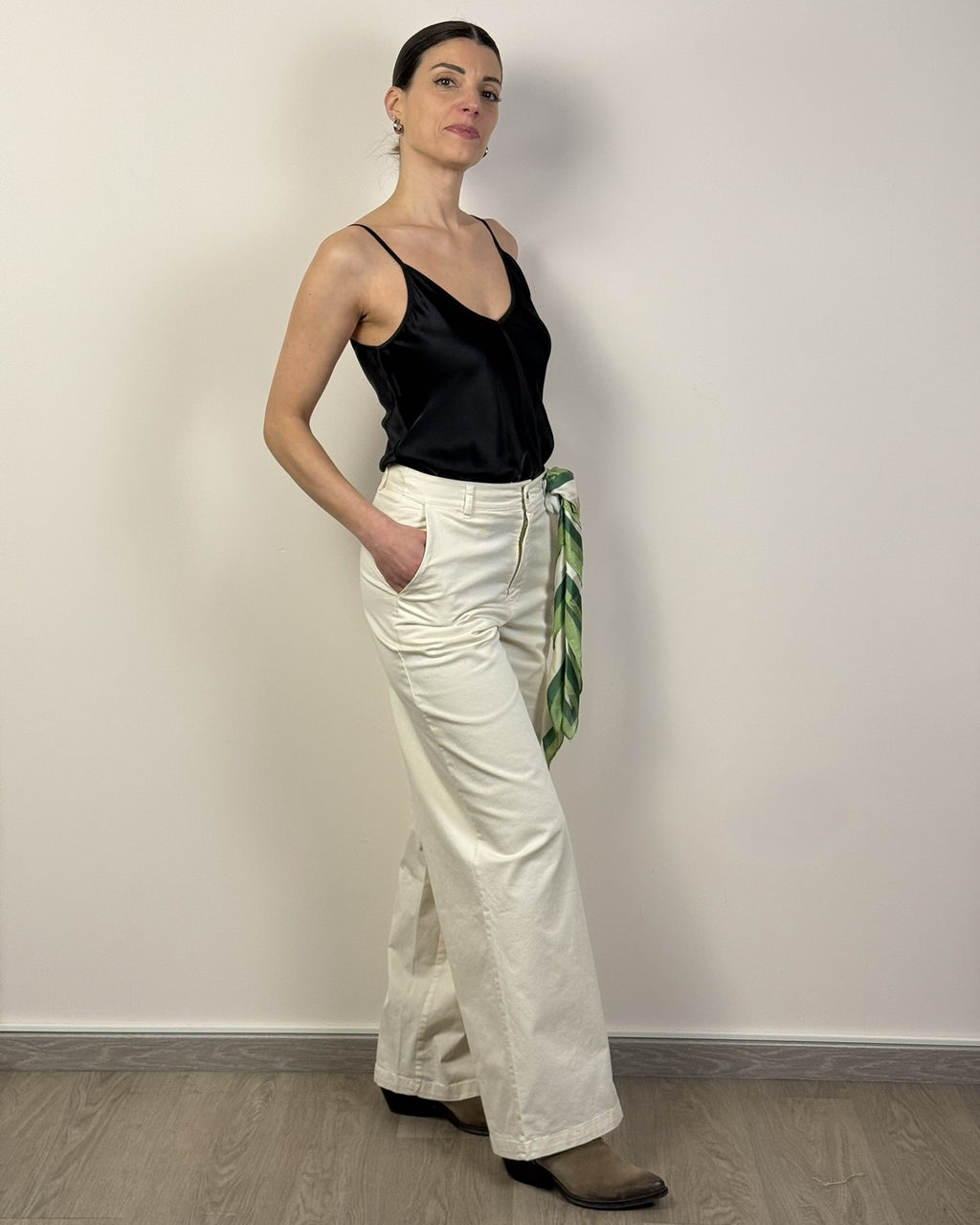 Pantalone Chino Con Foulard KONTATTO