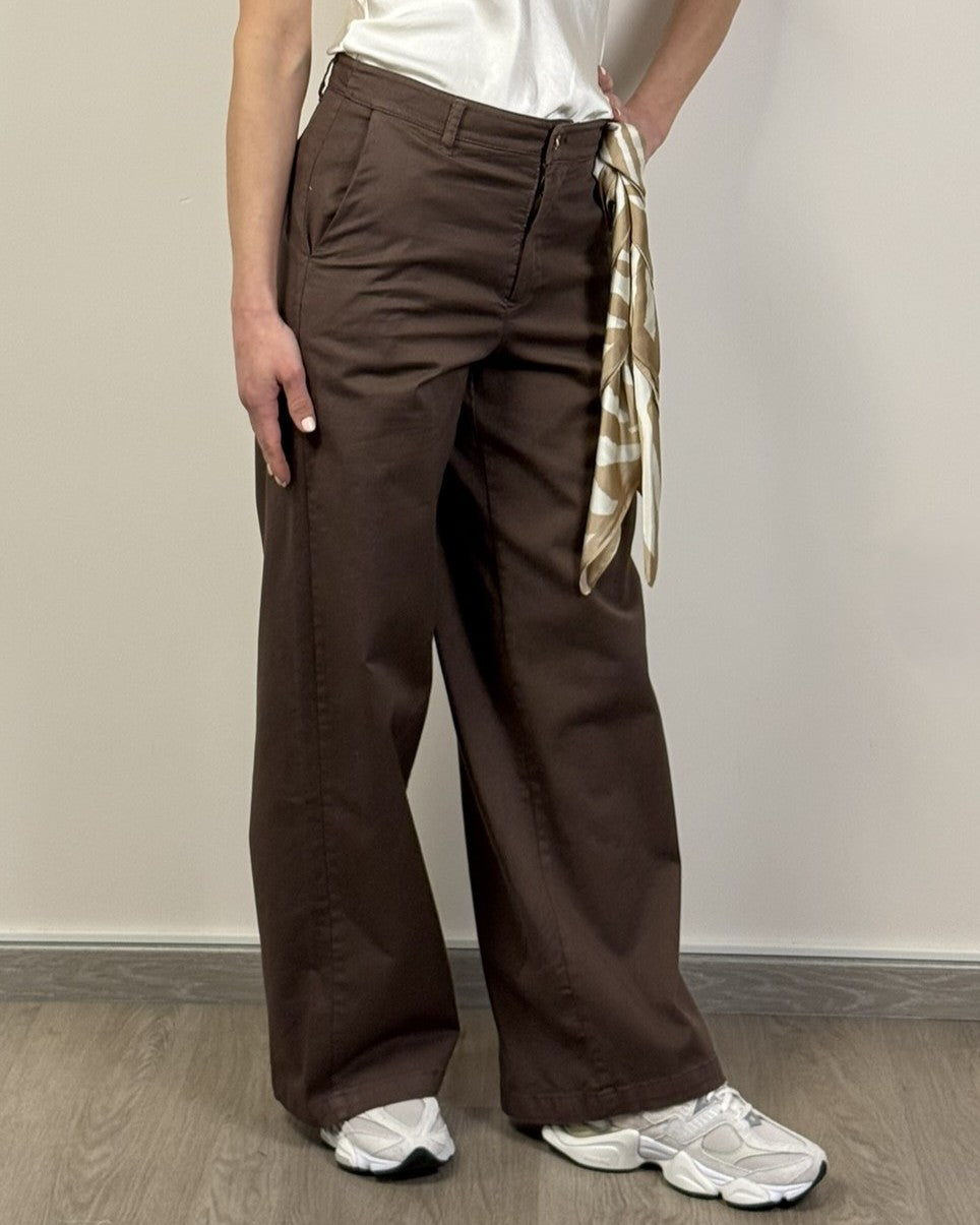 Pantalone Chino Con Foulard KONTATTO