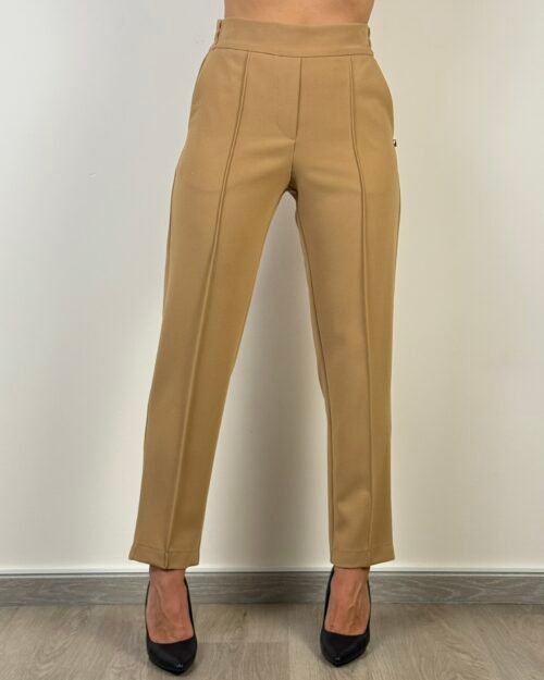 pantalone dritto nero cammello nocciola beige stretto morbido pences tasche francese elastico in vita elegante sportivo