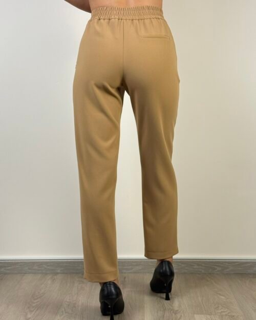 pantalone dritto nero cammello nocciola beige stretto morbido pences tasche francese elastico in vita elegante sportivo