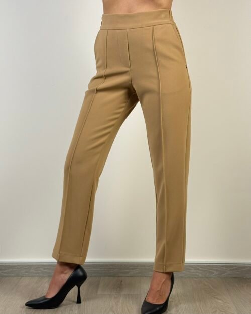 pantalone dritto nero cammello nocciola beige stretto morbido pences tasche francese elastico in vita elegante sportivo